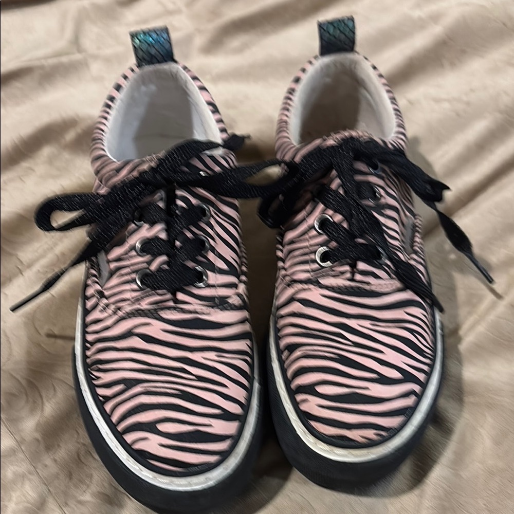 Pink and Black Casual Sneakers with Bold Design